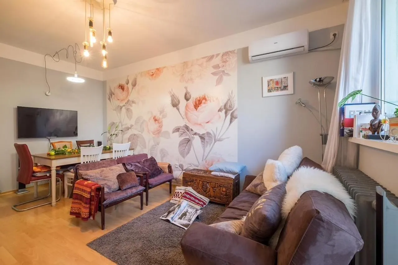 Art! Central & Artistic Apartment! Sofia Apartment